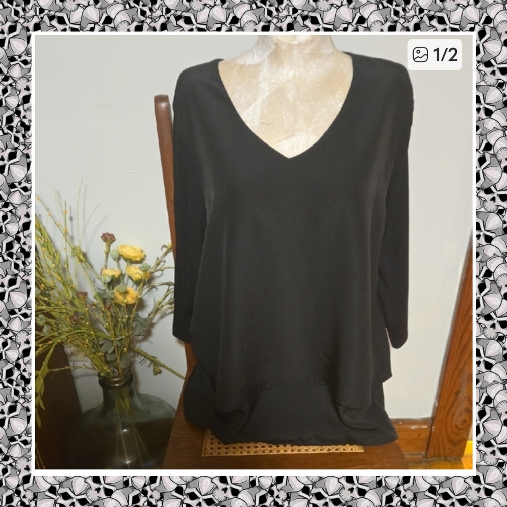 DG2 by Diane Gilman Black V-Neck Top Size Lp